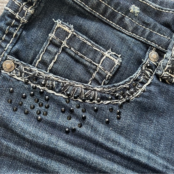 Cowgirl Tuff Shorts ‘Junkyard Bling’ Dark Denim Size 29 - Picture 3 of 8